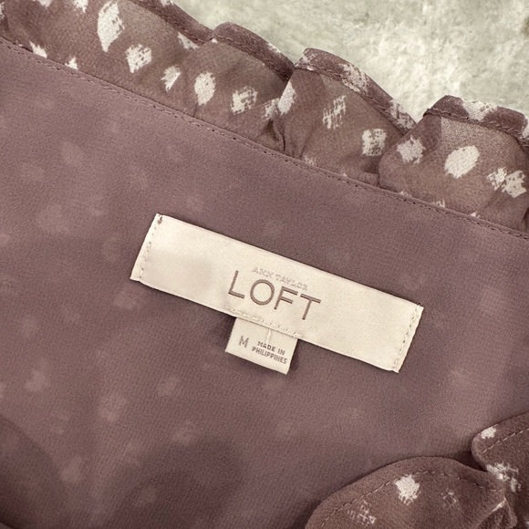 LOFT Flouncy sleeveless top. Party perfect! - Picture 4 of 6